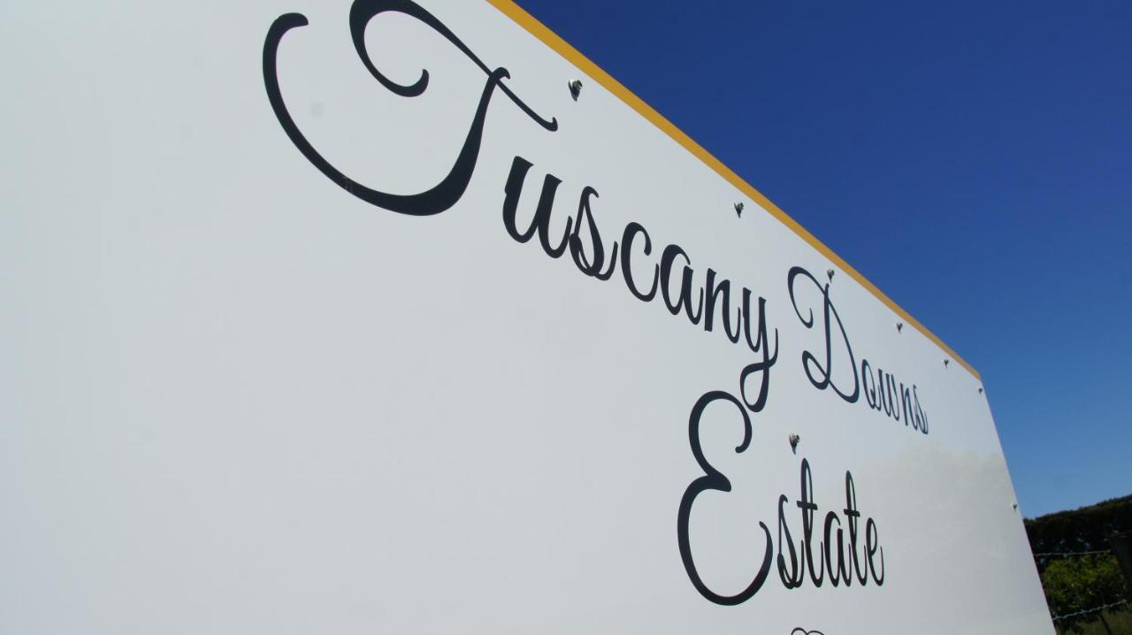 Tuscany Downs Estate Darfield Eksteriør bilde